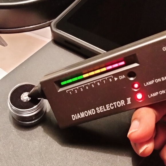 Moissanite lab grown 2ct. round brilliant cut diamond - Picture 11 of 12